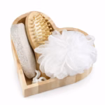 Set baie spa 4 piese, suport lemn inima, perie masaj, piatra ponce, burete baie, 14x15 cm